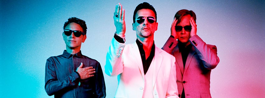 Depeche Mode vor buntem Hintergrund