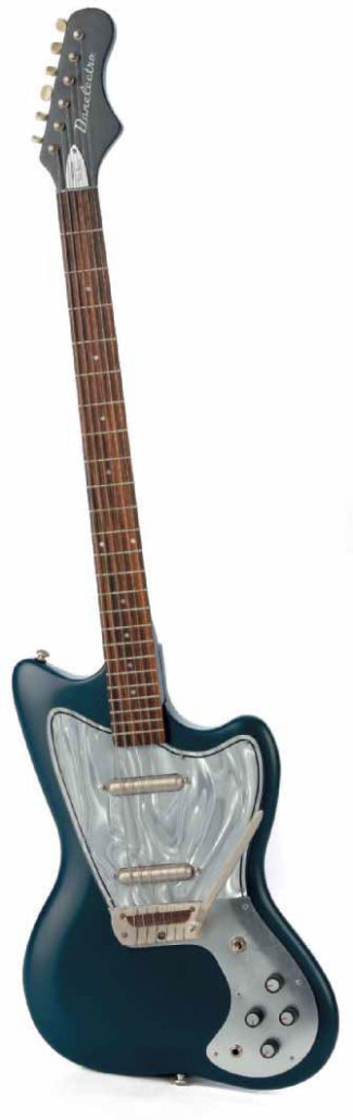 Danelectro Dead On 67 Baritone, stehend