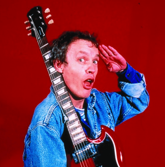 Angus Young mit Gitarre