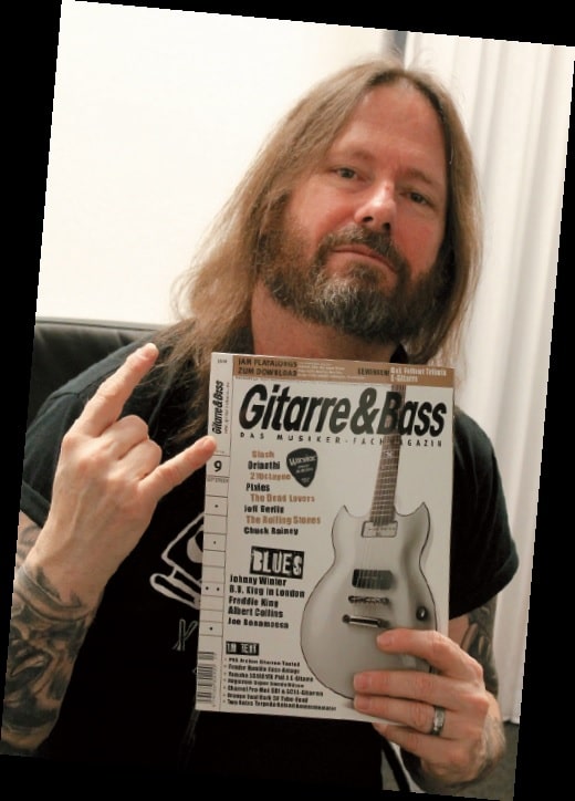 Gary Holt mit Gitarre & Bass