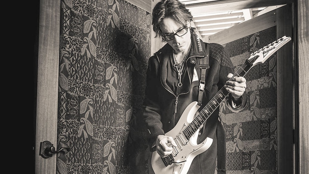 Steve vai bei m Ibanez Festiival