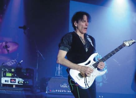 Steve Vai mit Carvin Legacy und Fractal Audio System Equipement