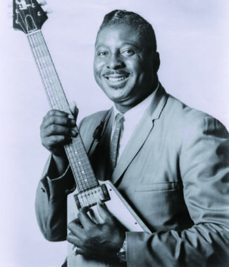 Albert King mit Gitarre