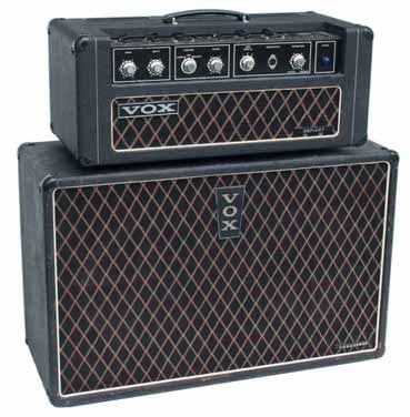 Vox Defiant mit passendem Cabinet, ein 50-Watt-Verstärker aus der britischen Transistor-Amp-Reihe