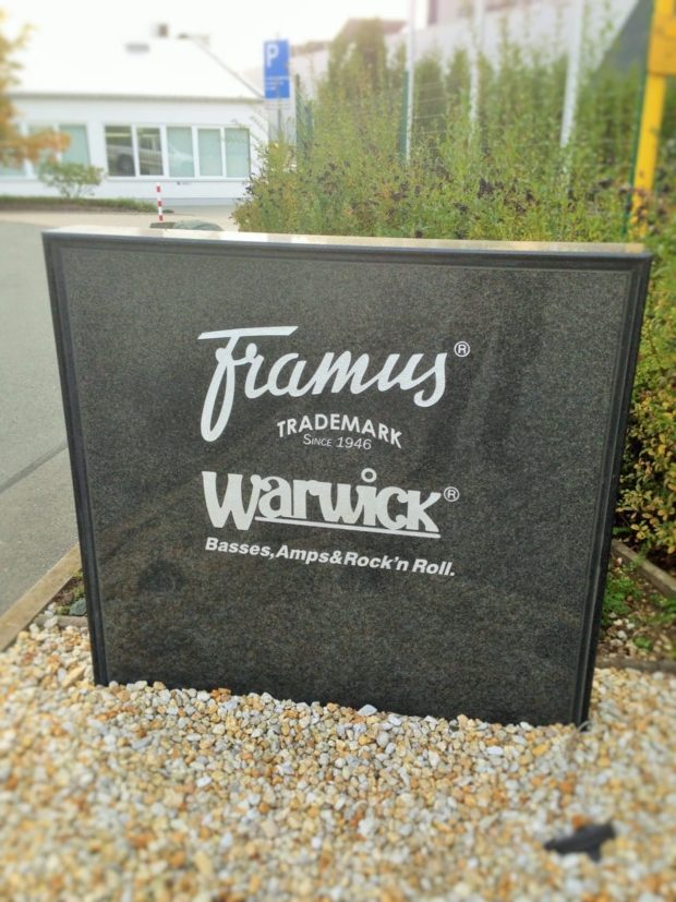 Framus und Warwick Eingangsschild Markneukirchen