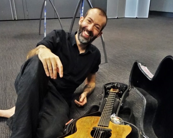 Jon Gomm