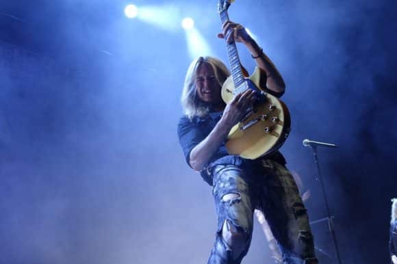 The Dead Daisies: Doug Aldrich im Interview | GITARRE & BASS